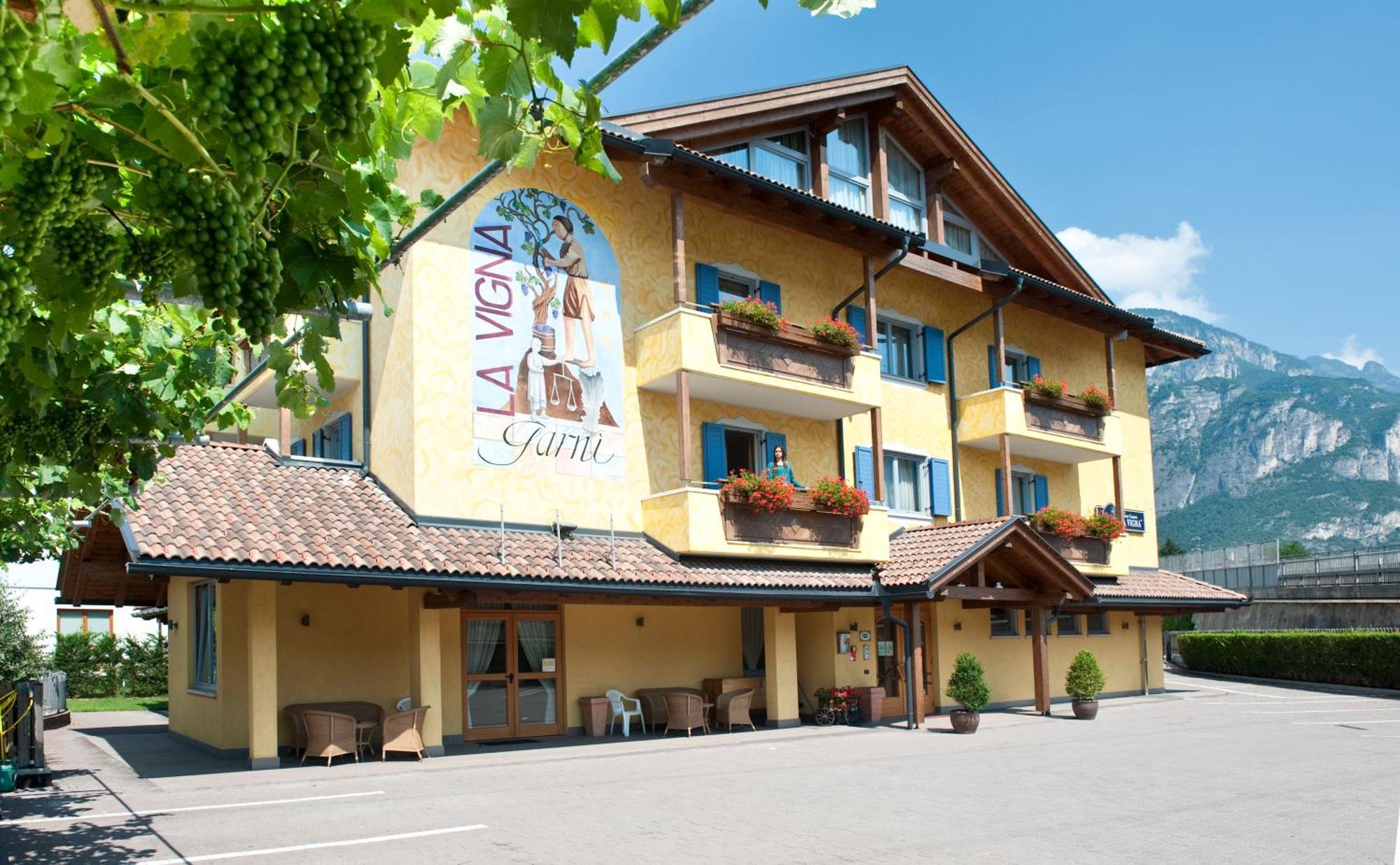 Hotel Garni La Vigna - Adult Friendly San Michele allʼAdige Exterior foto