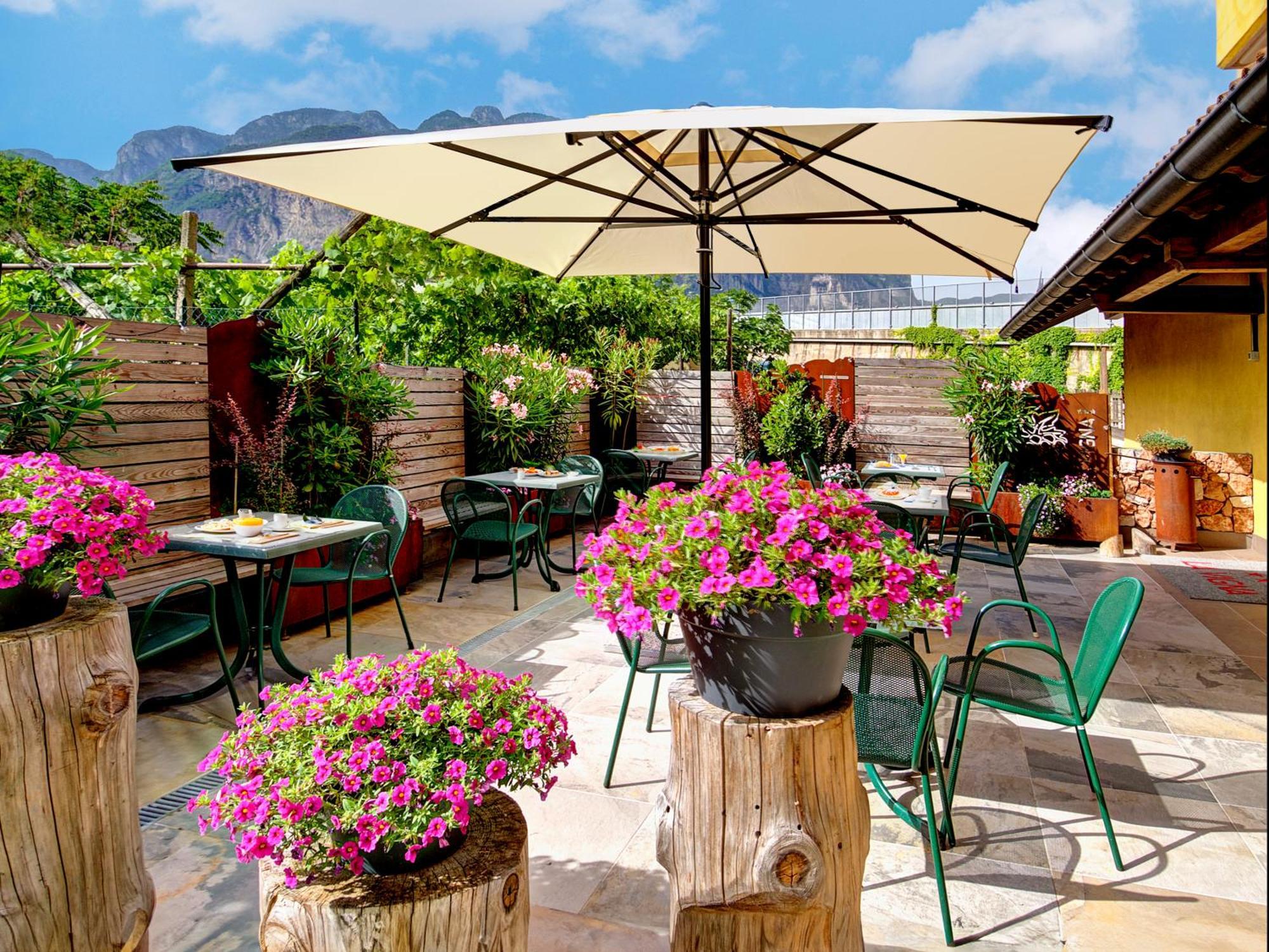 Hotel Garni La Vigna - Adult Friendly San Michele allʼAdige Exterior foto