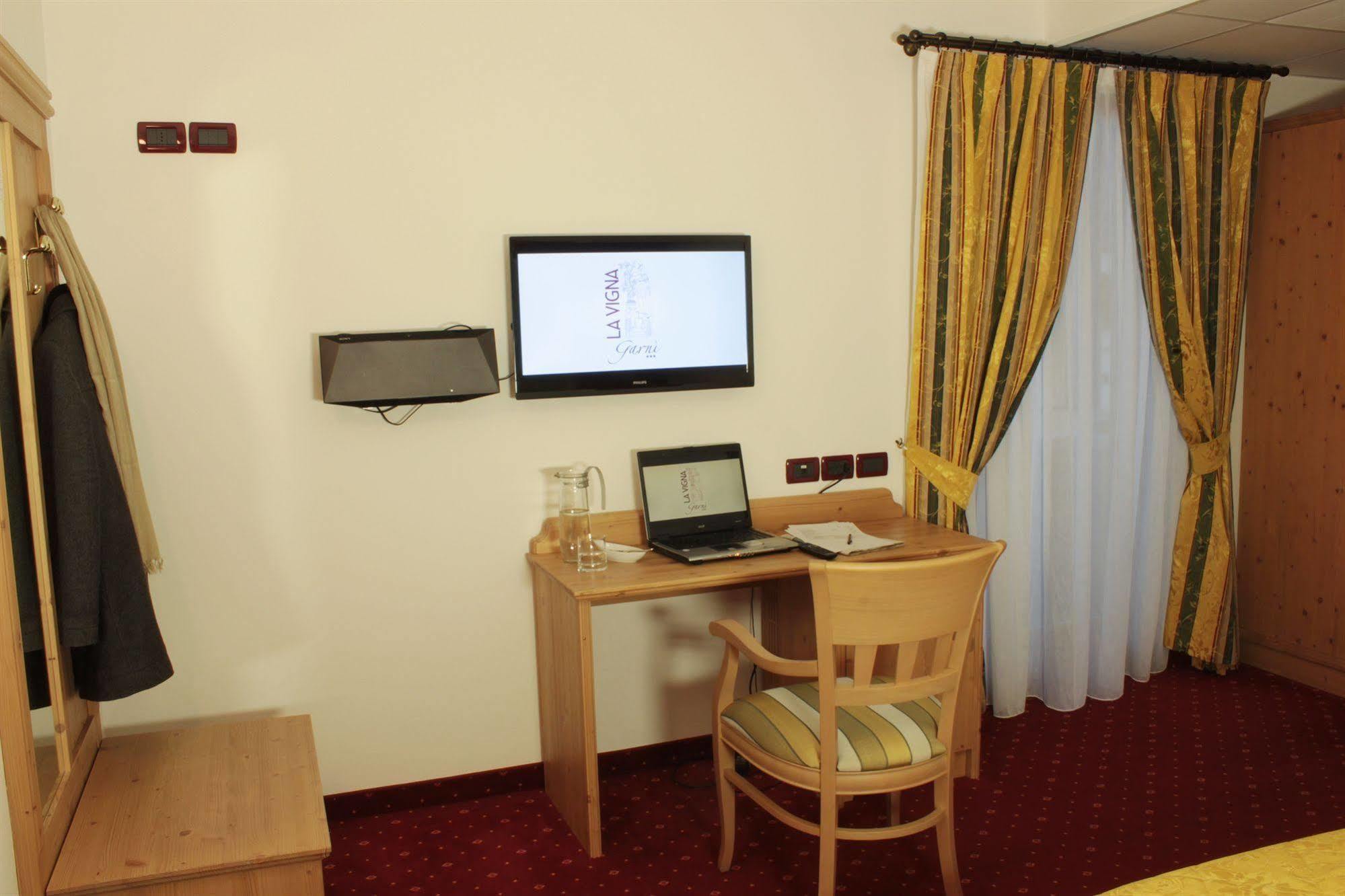 Hotel Garni La Vigna - Adult Friendly San Michele allʼAdige Exterior foto